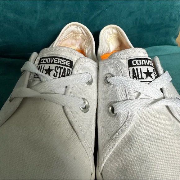 Converse Unisex Soft Canvas Sneakers - Women’s 7.5/Men’s 6 - Picture 3 of 9